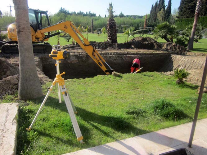 Terrassement piscine Montfrin